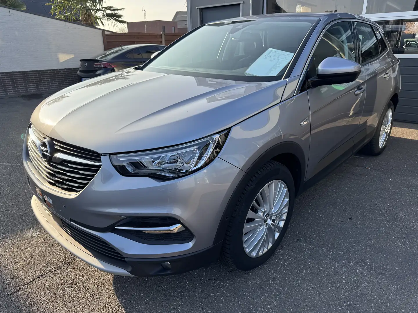 Opel Grandland X 1200 Benzine Innovation + Leder +… •AUTOMAAT• Grijs - 2