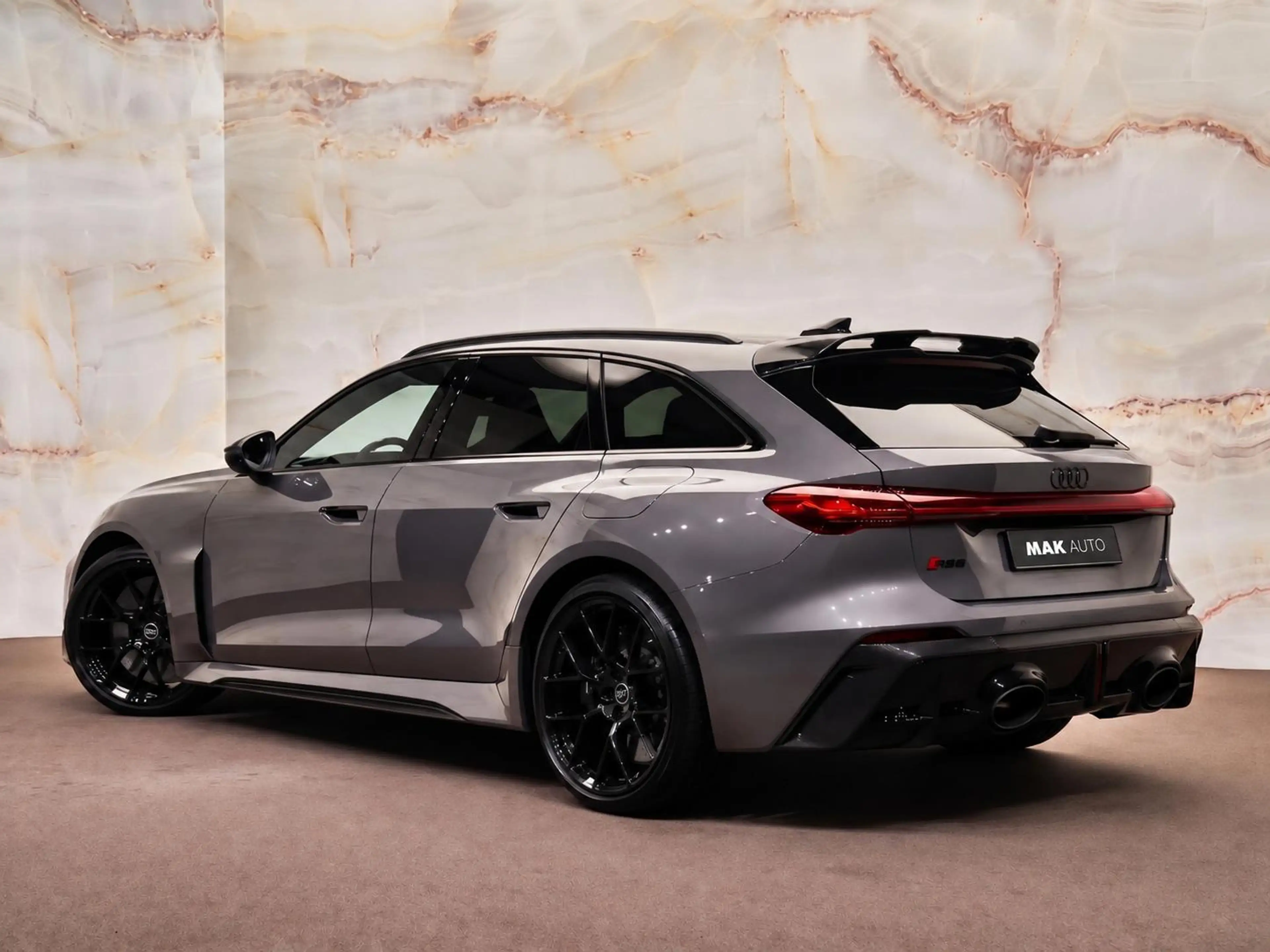 Audi RS5 Avant E-Hybrid Quattro , carbon dakspoiler, carbon — photo 3