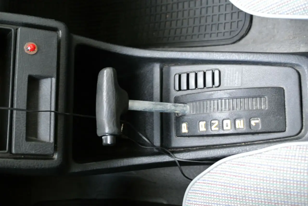 Volkswagen Golf Automatik, Servo, ABS, SSD, el. Antenne, 2. HD,, foto 4