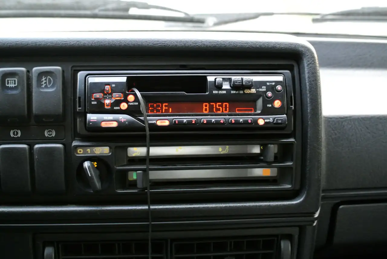 Volkswagen Golf Automatik, Servo, ABS, SSD, el. Antenne, 2. HD,, foto 5