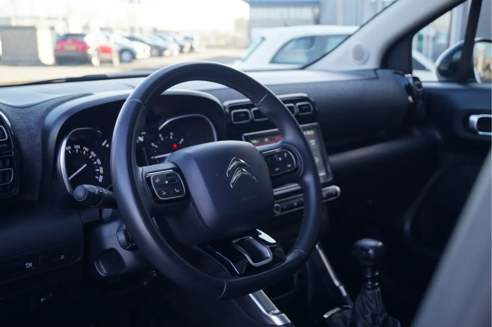 Citroen C3 Aircross 1.2 PureTech 110 Feel | Leren bekleding | Panorama Wit - 2