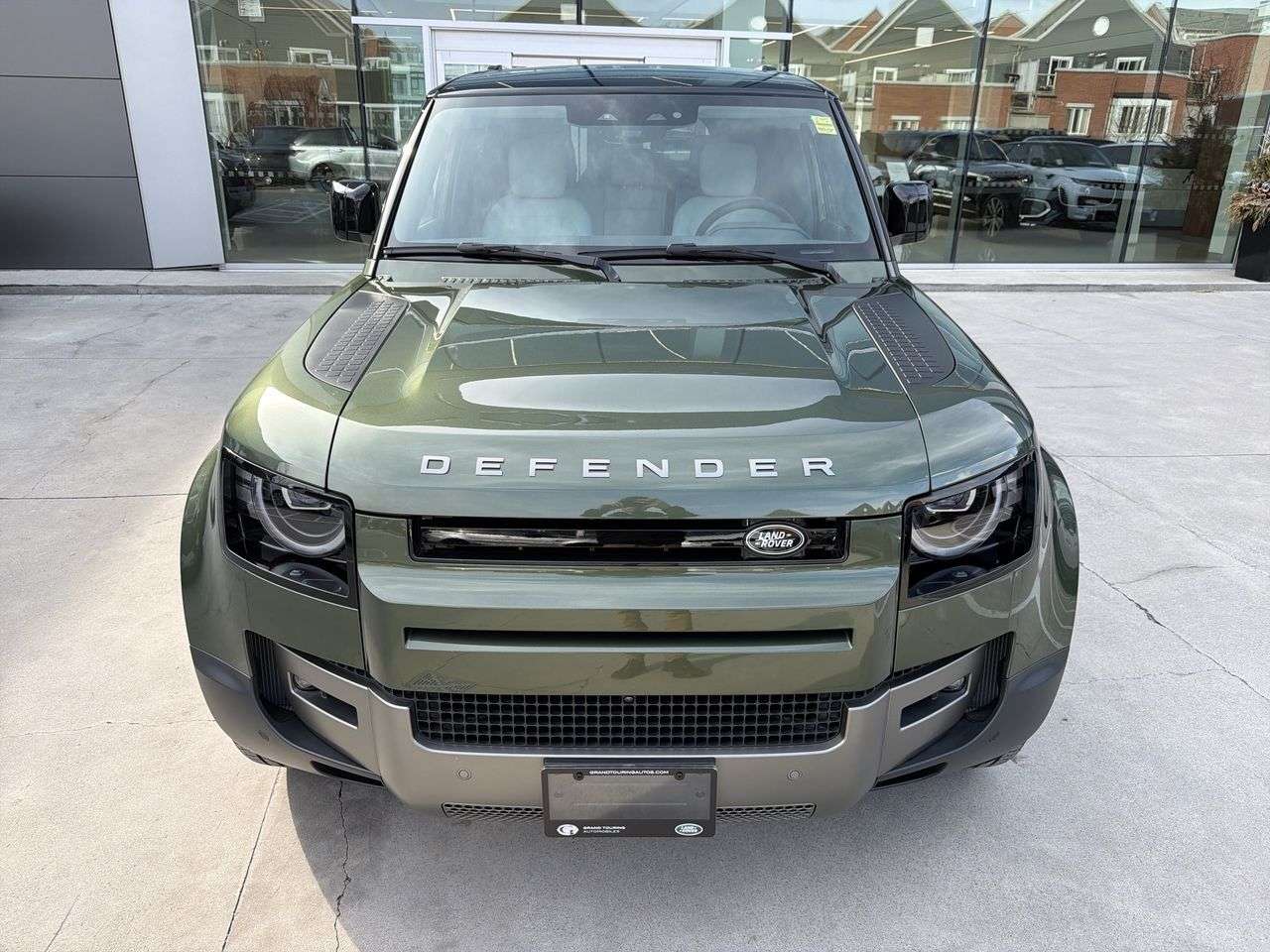 2026 Land Rover Defender 110 P400 S alt 3
