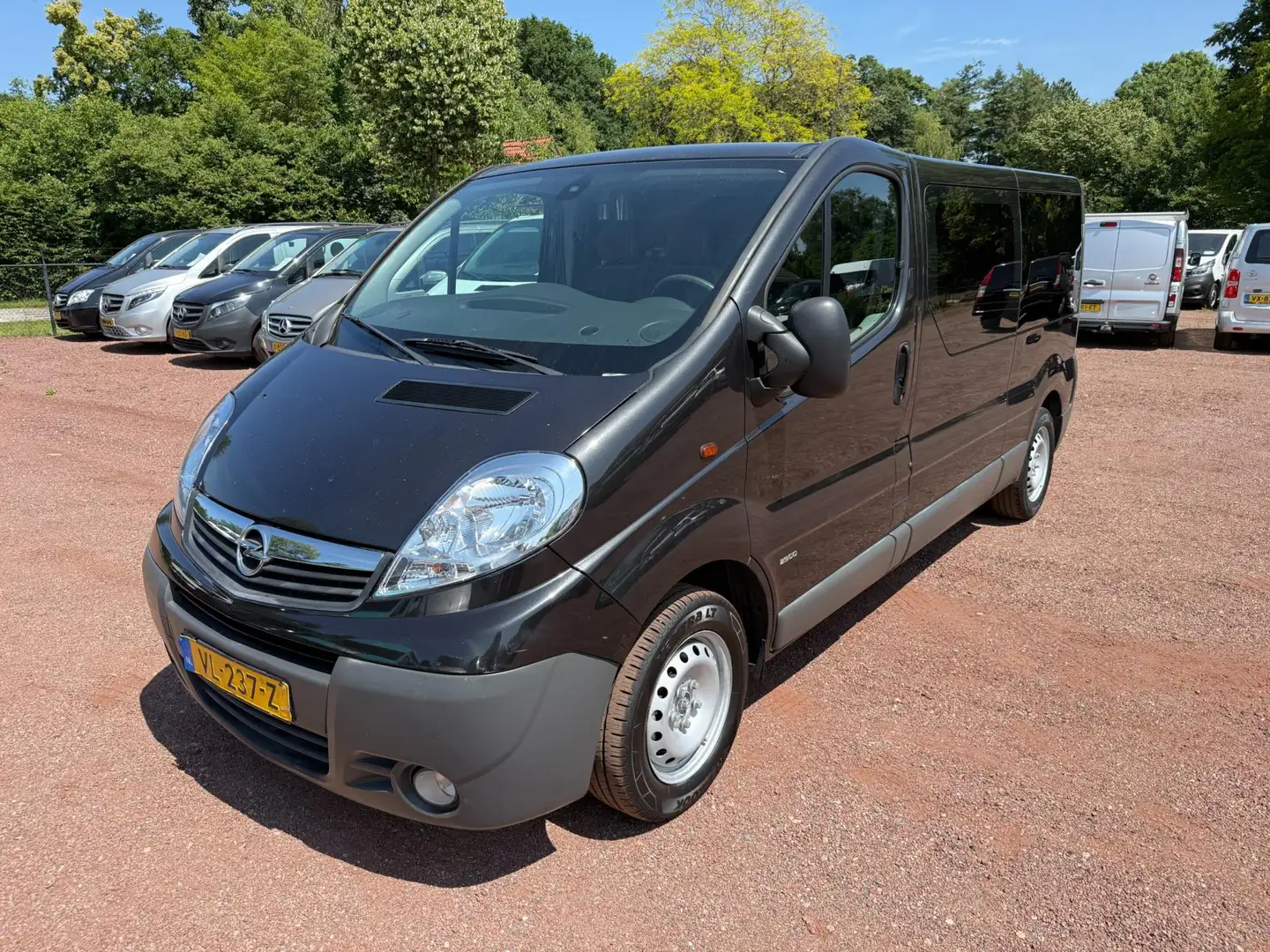 Opel Vivaro 2.0 CDTI L2H1 EcoFLEX Airco Zwart - 1