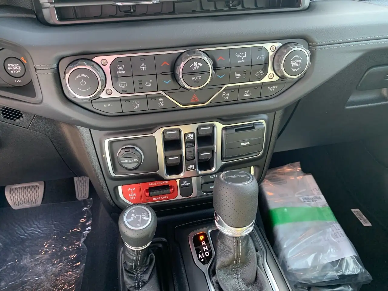Jeep Gladiator снимка Jeep Gladiator