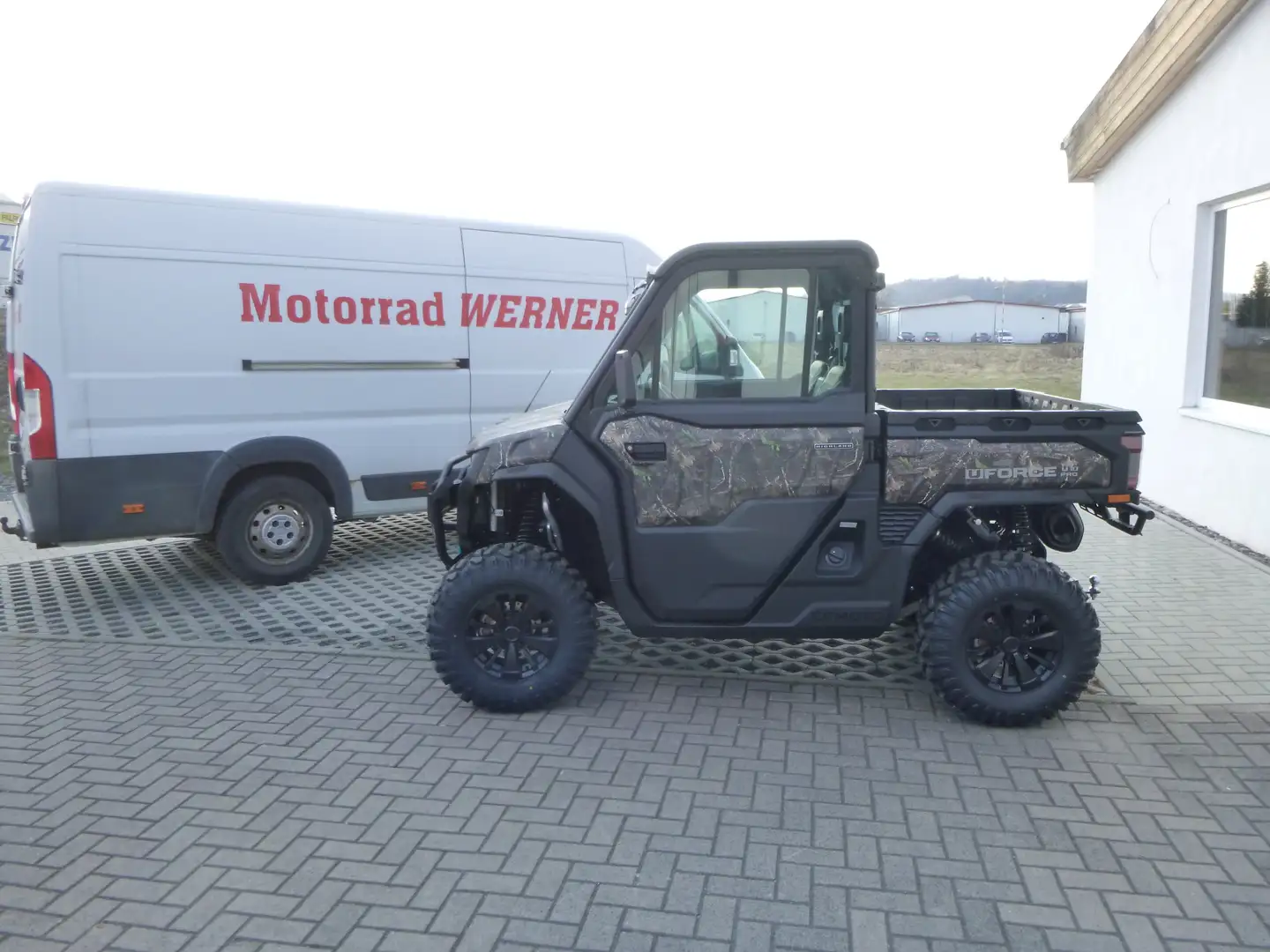 CFMOTO UForce 1000 U 10 PRO HIGHLAND Marrón - 1