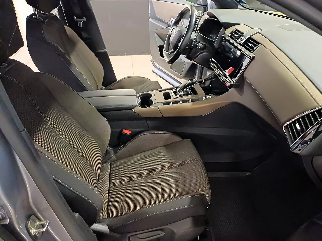 DS Automobiles DS 7 Crossback 2022 — фото 12