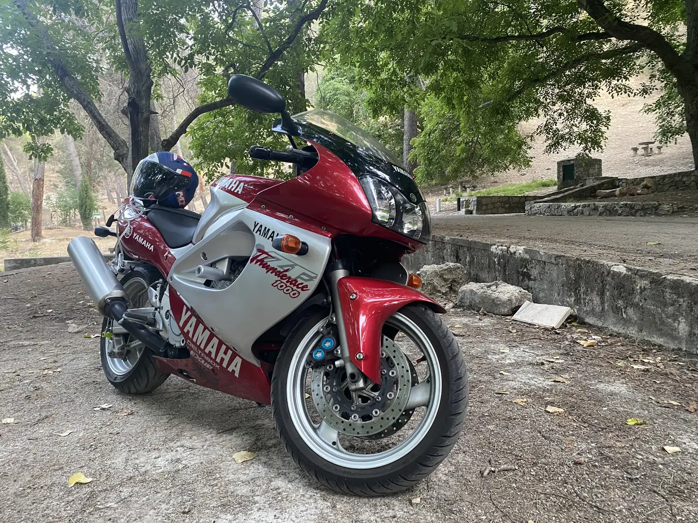 Yamaha YZF 1000 - 1