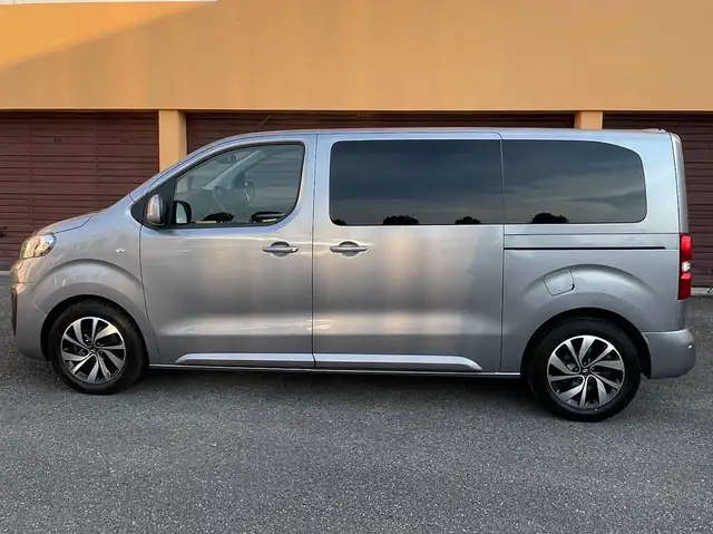 Citroen Spacetourer view 4