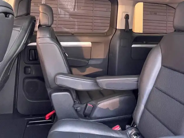 Citroen Spacetourer view 10
