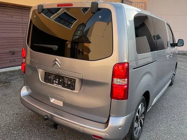 Citroen Spacetourer view 3