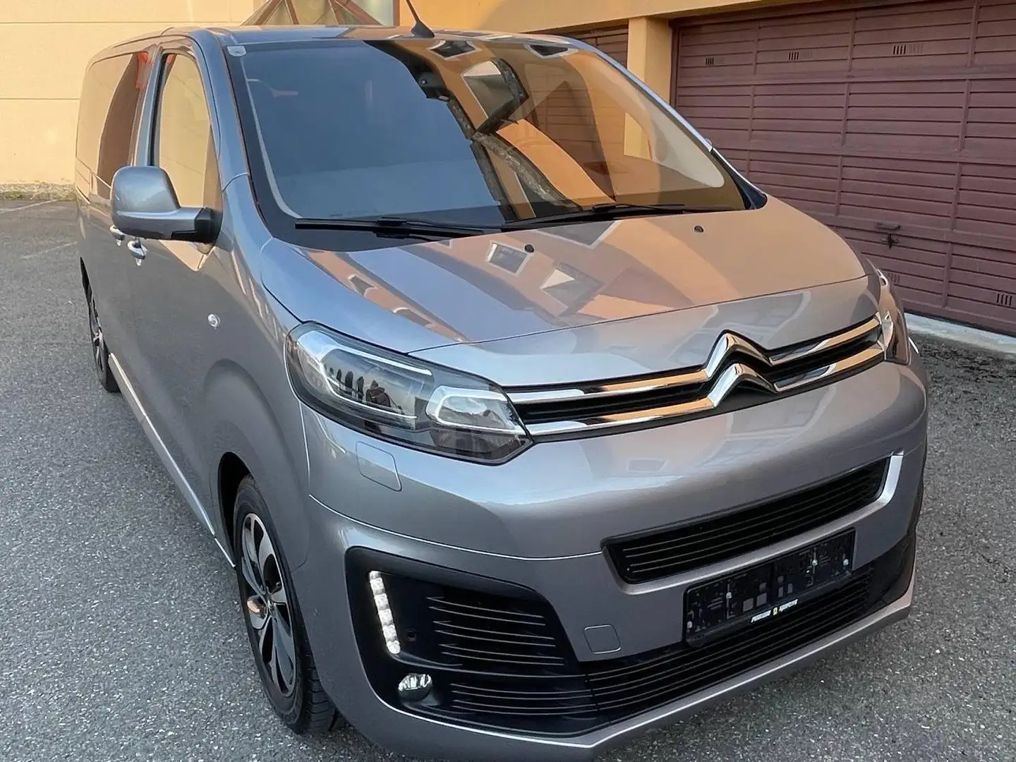Citroen Spacetourer BlueHDI 180 S&S EAT8 M Business Lounge Grau - 2