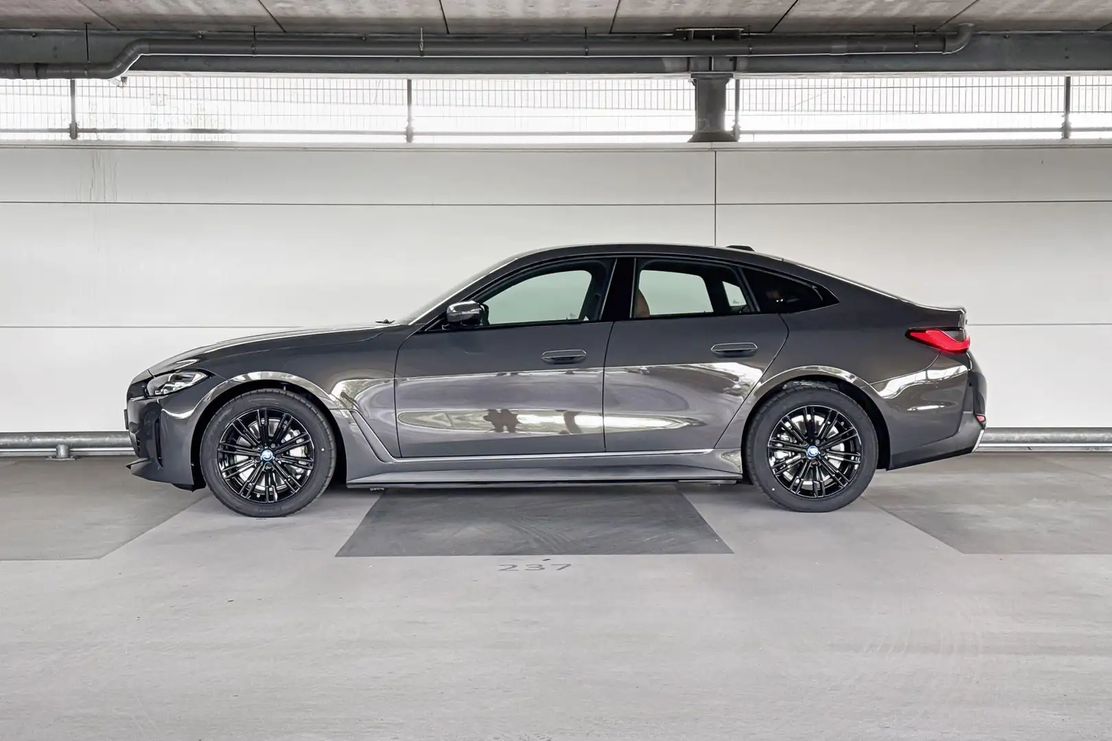 BMW i4 eDrive40 High Executive 84 kWh Gri - 2