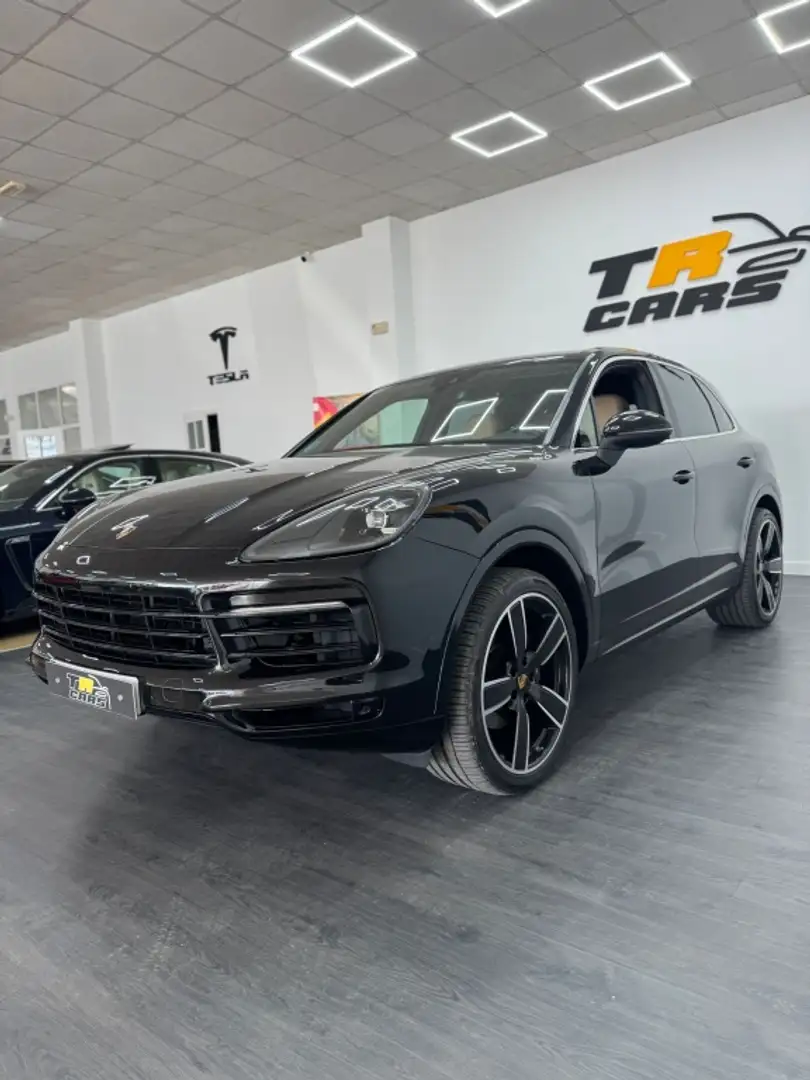 Porsche Cayenne Aut. Negro - 2
