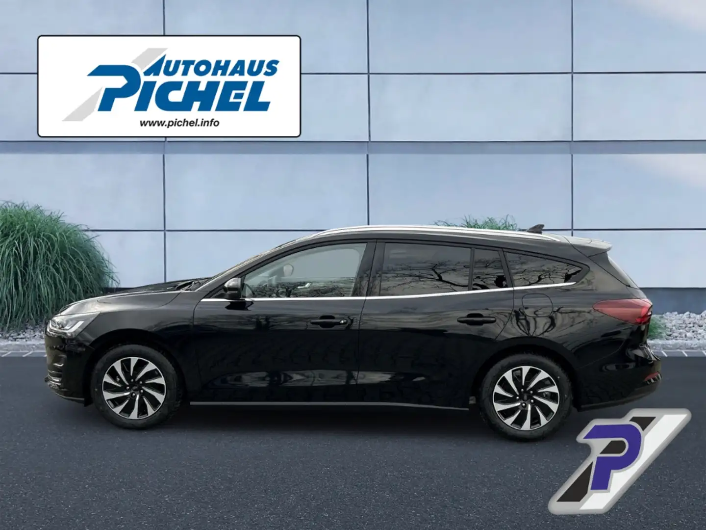 Ford Focus Turnier Titanium Edition LED+NAVI+TEMPOMAT+PPS Schwarz - 2