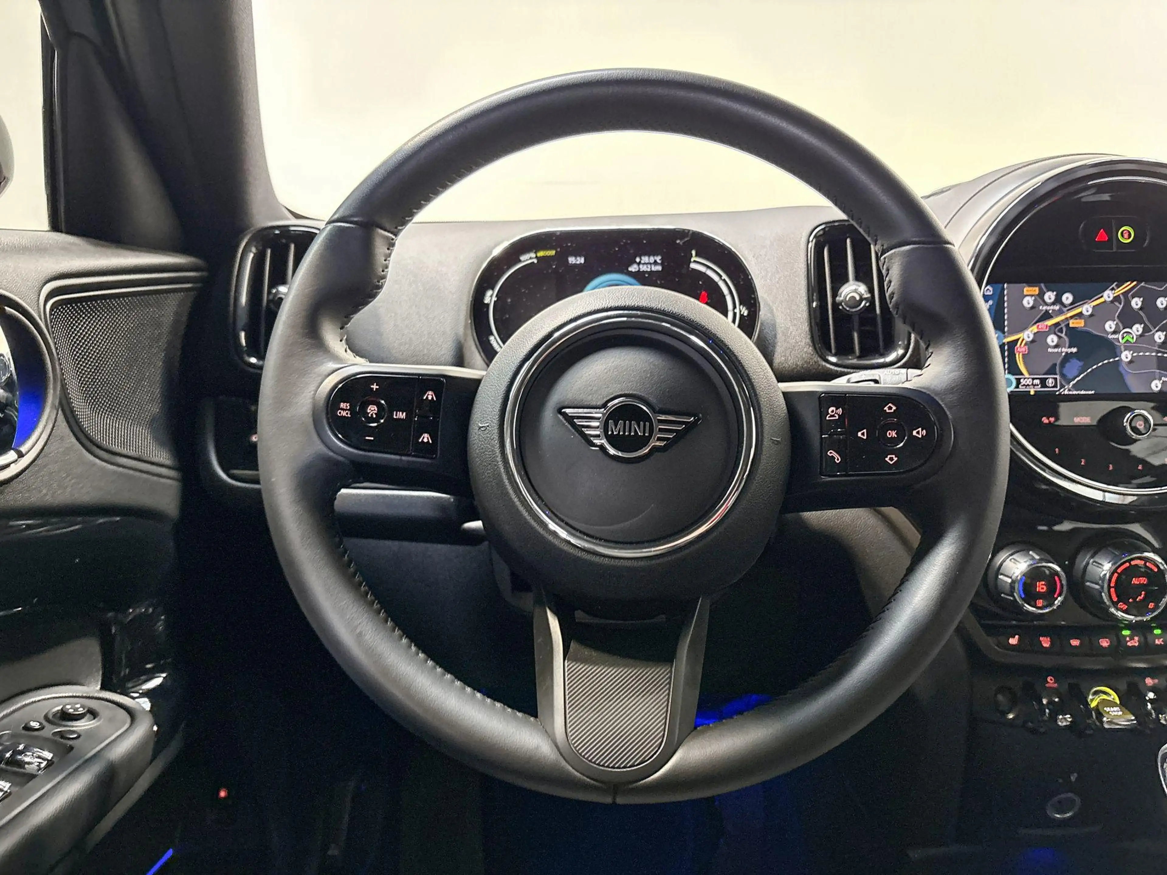 MINI Cooper SE Countryman ALL4 Classic — photo 15