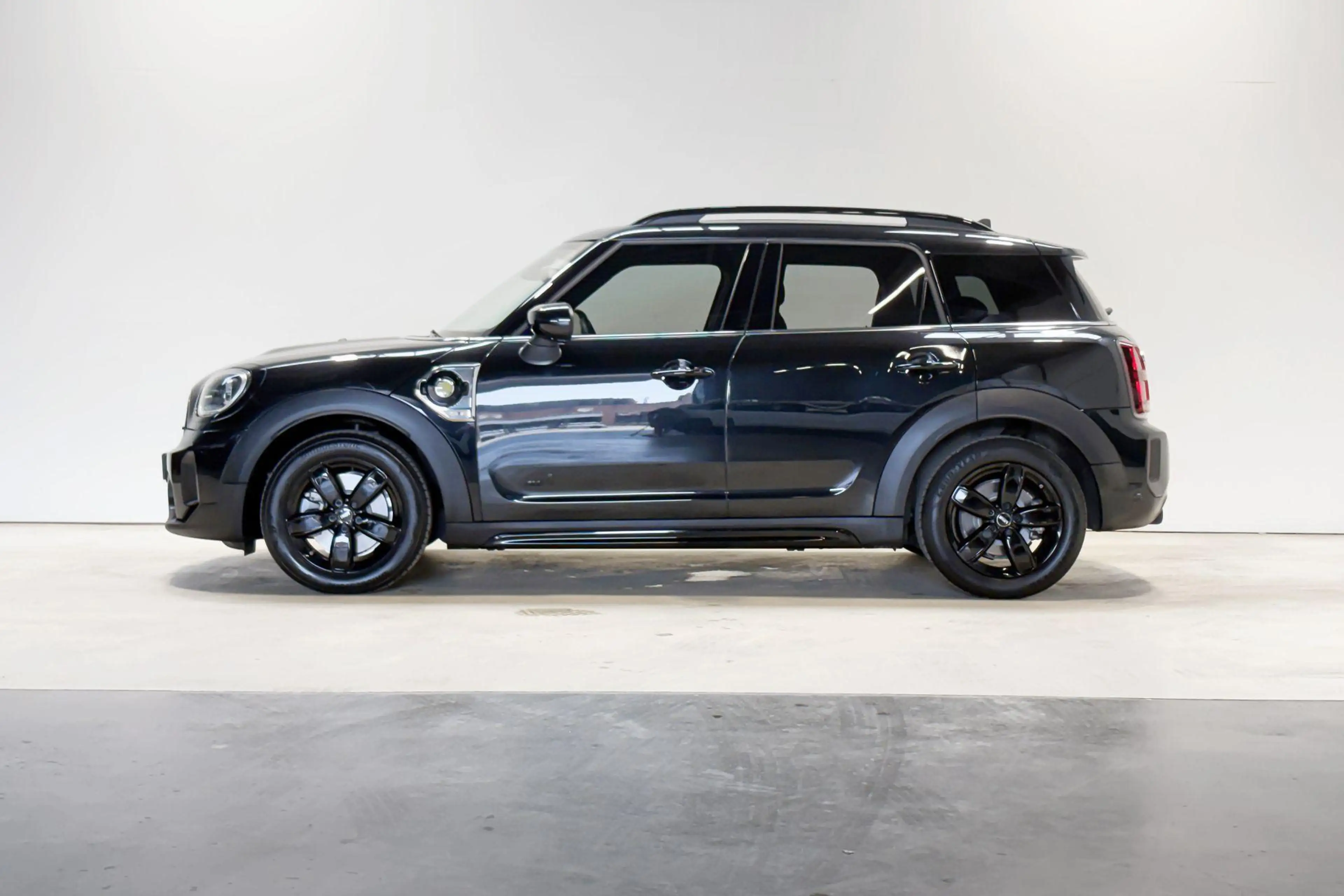 MINI Cooper SE Countryman ALL4 Classic — photo 3