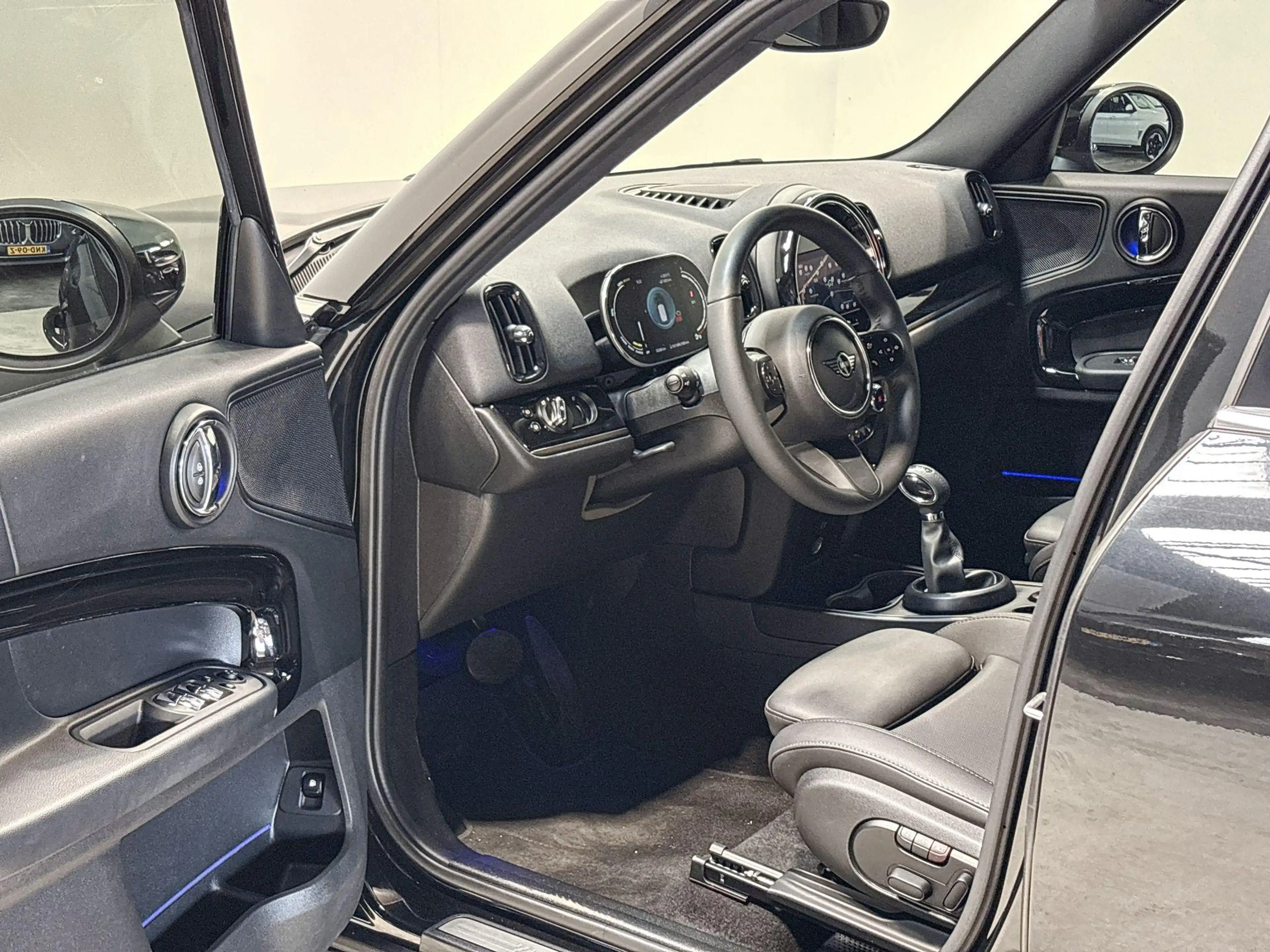 MINI Cooper SE Countryman ALL4 Classic — photo 11