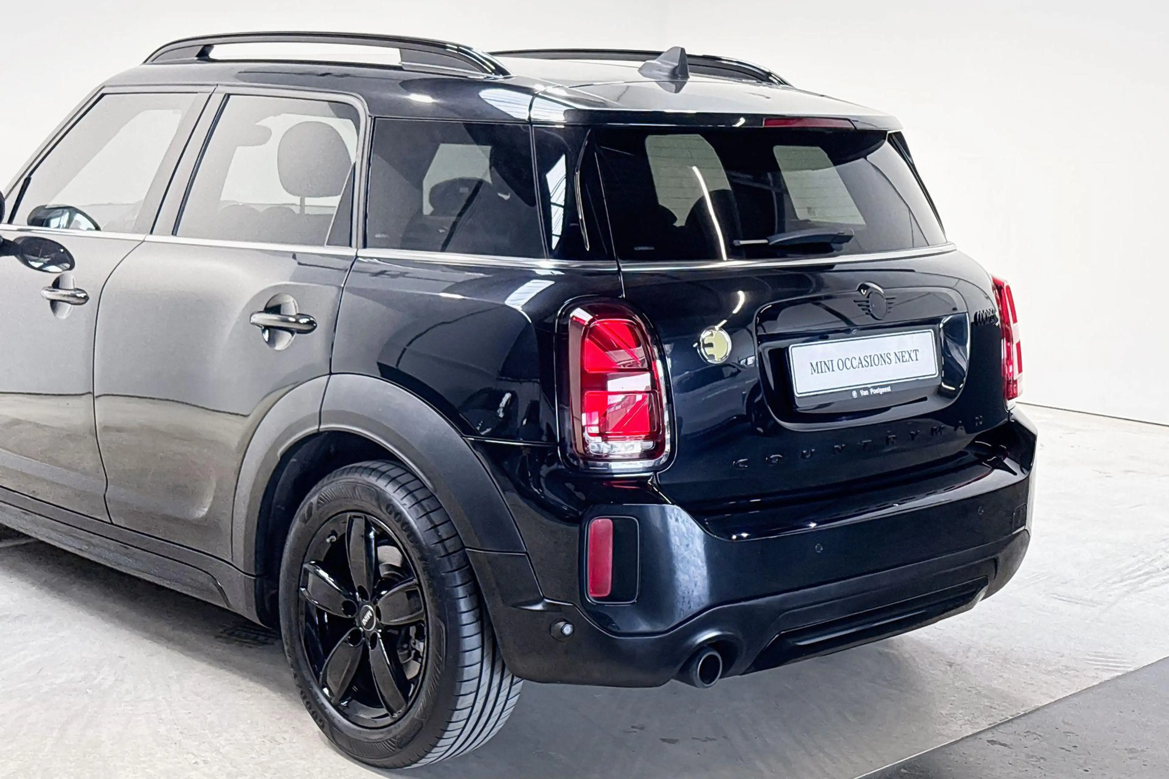 MINI Cooper SE Countryman ALL4 Classic — photo 9