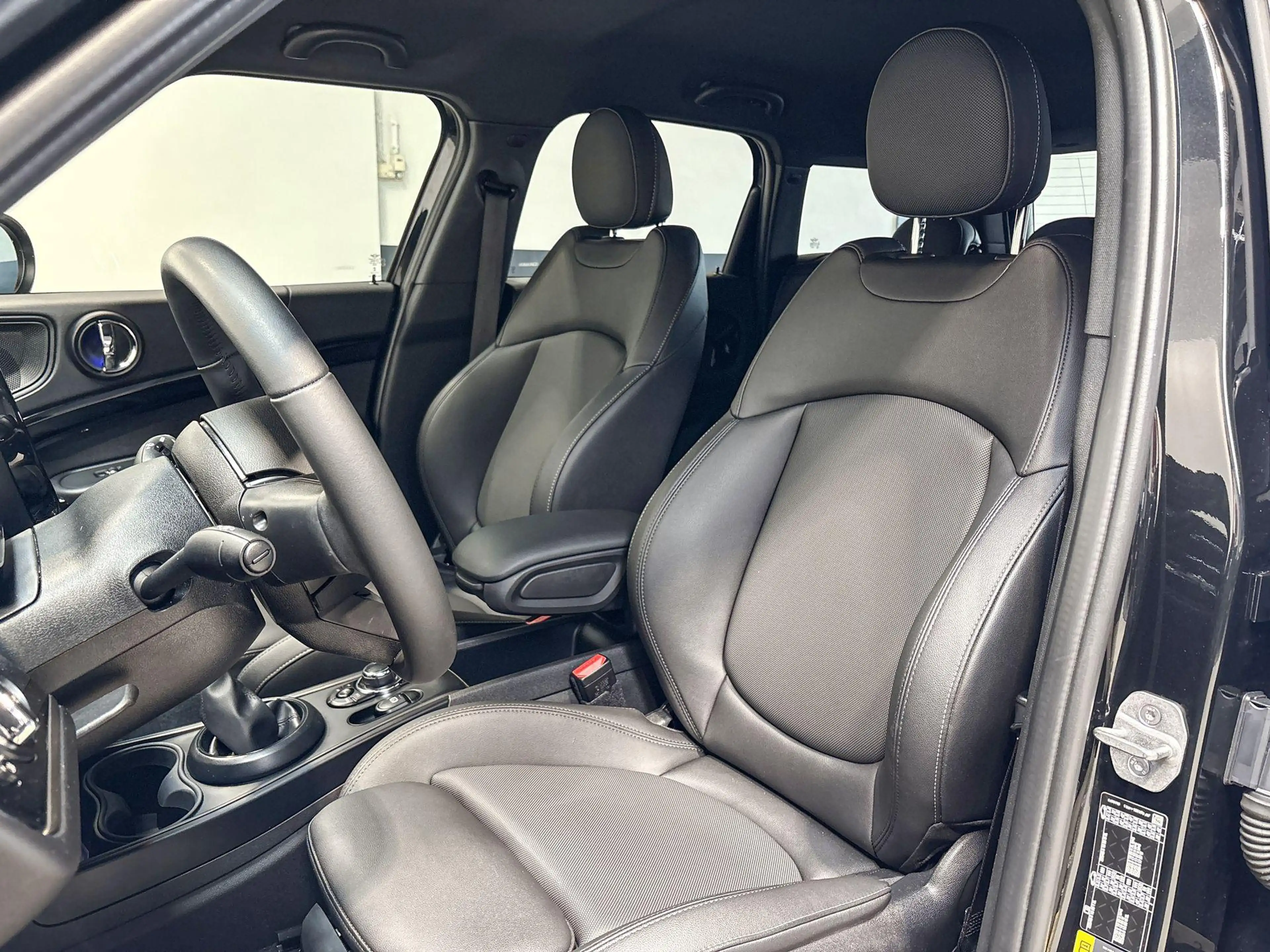 MINI Cooper SE Countryman ALL4 Classic — photo 13