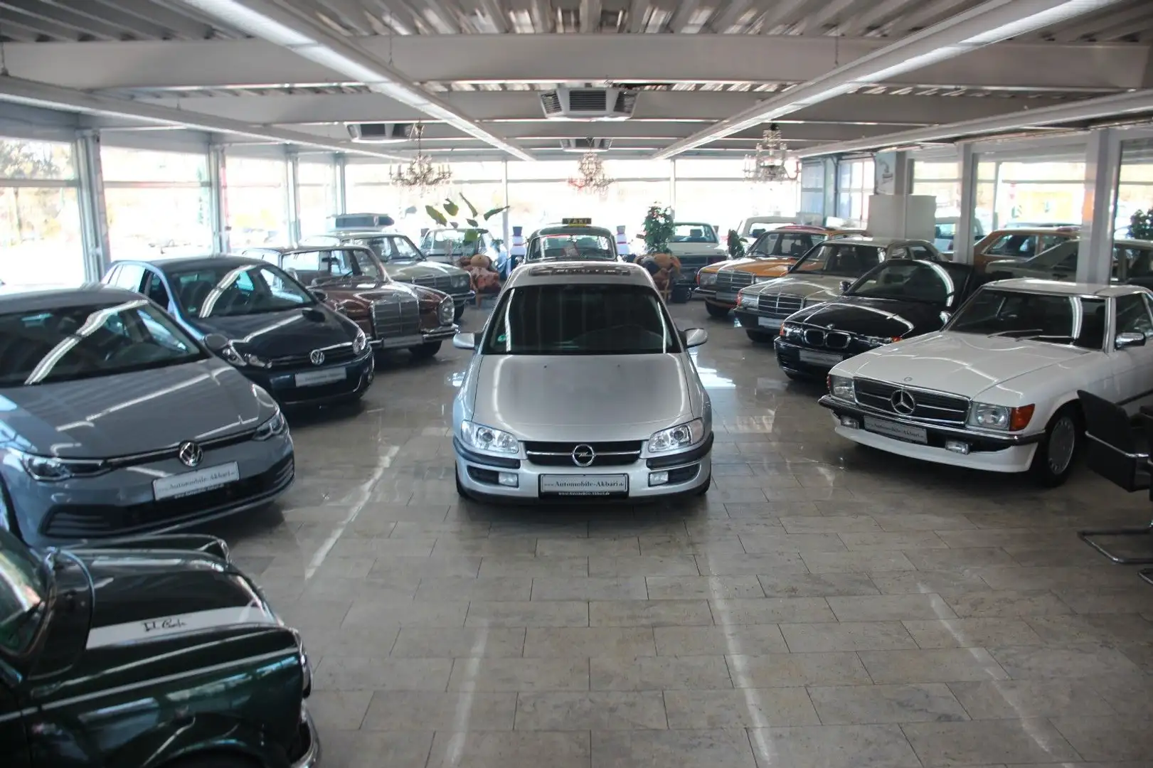 Opel Omega 2.0 16V CD *Automatik/Klimaautomatik* Gris - 1