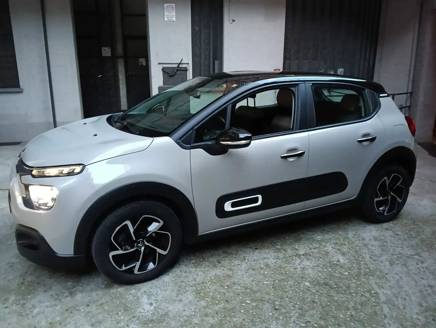 Citroen C3 C3 1.2 puret Shine Pack s - PREZZO VERO!!! Beige - 1