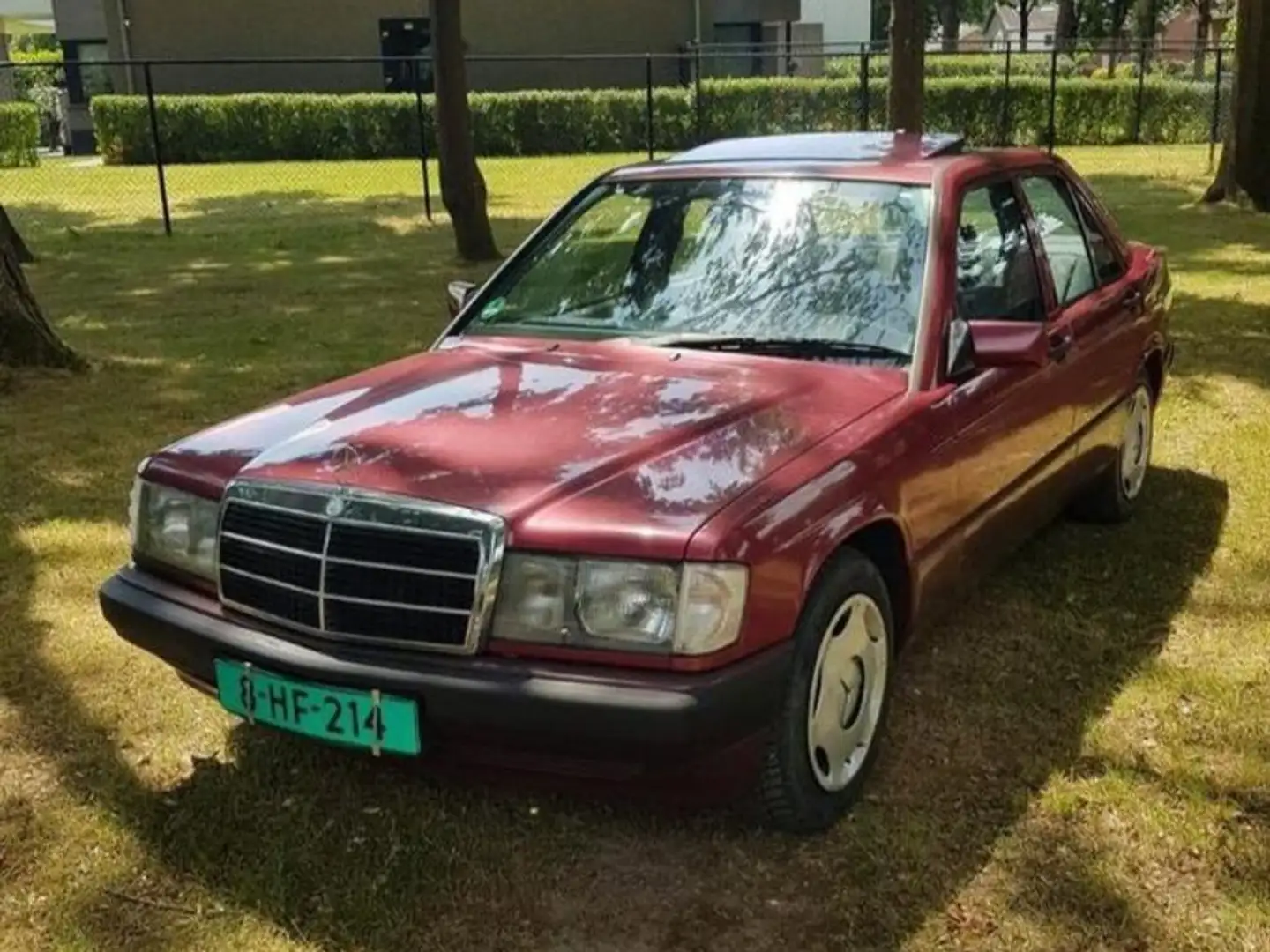 Mercedes-Benz 190 2.0 Rood - 1