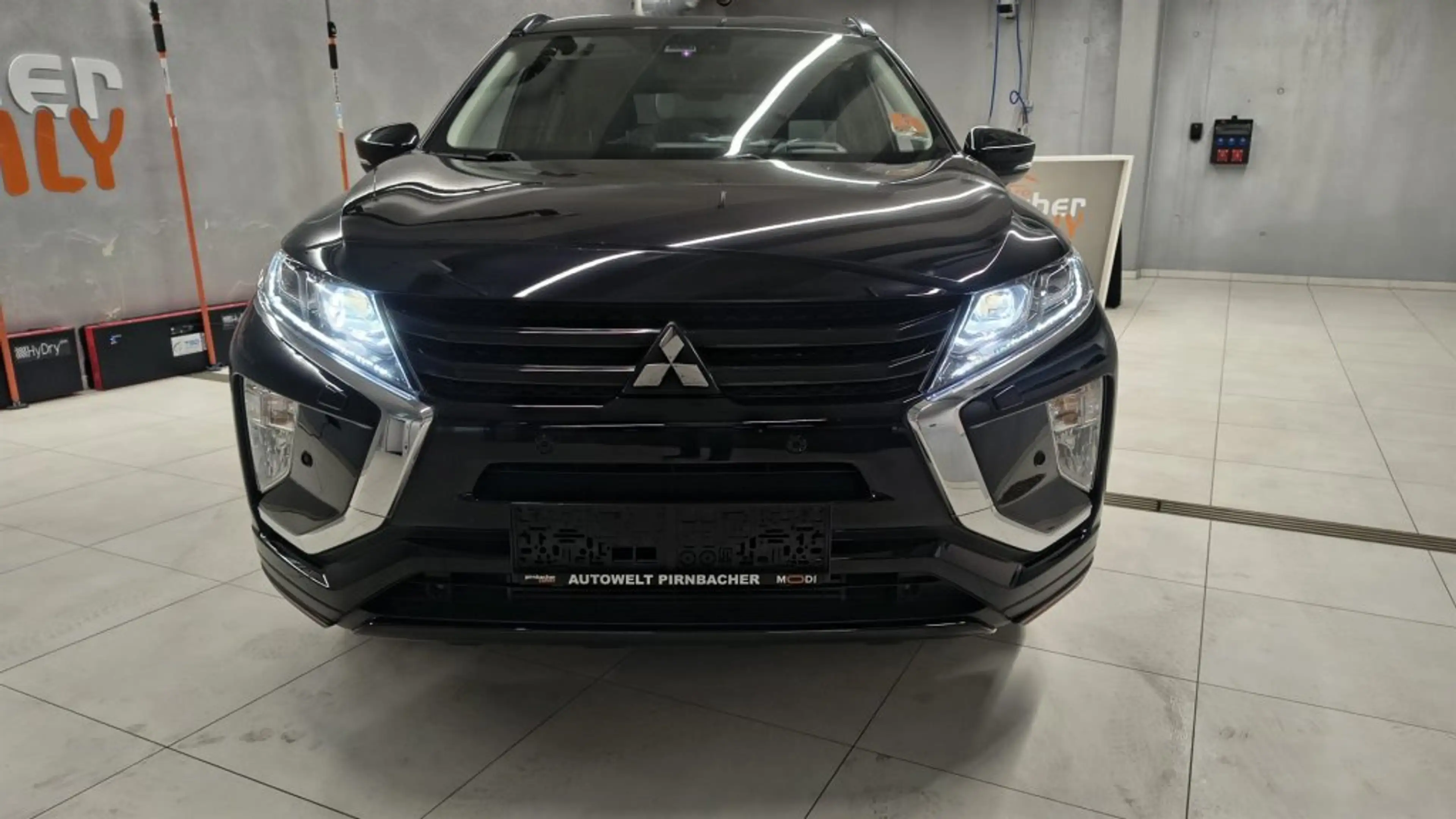 Mitsubishi Eclipse Cross 2,2 DI-D AT 4WD Intense+BlackLine 19 — photo 5
