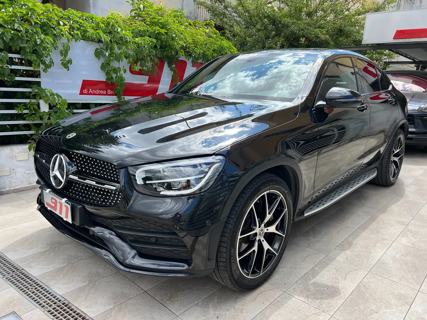 Mercedes-Benz GLC 300 Coupe de phev (eq-power) Premium Plus 4matic Zwart - 1