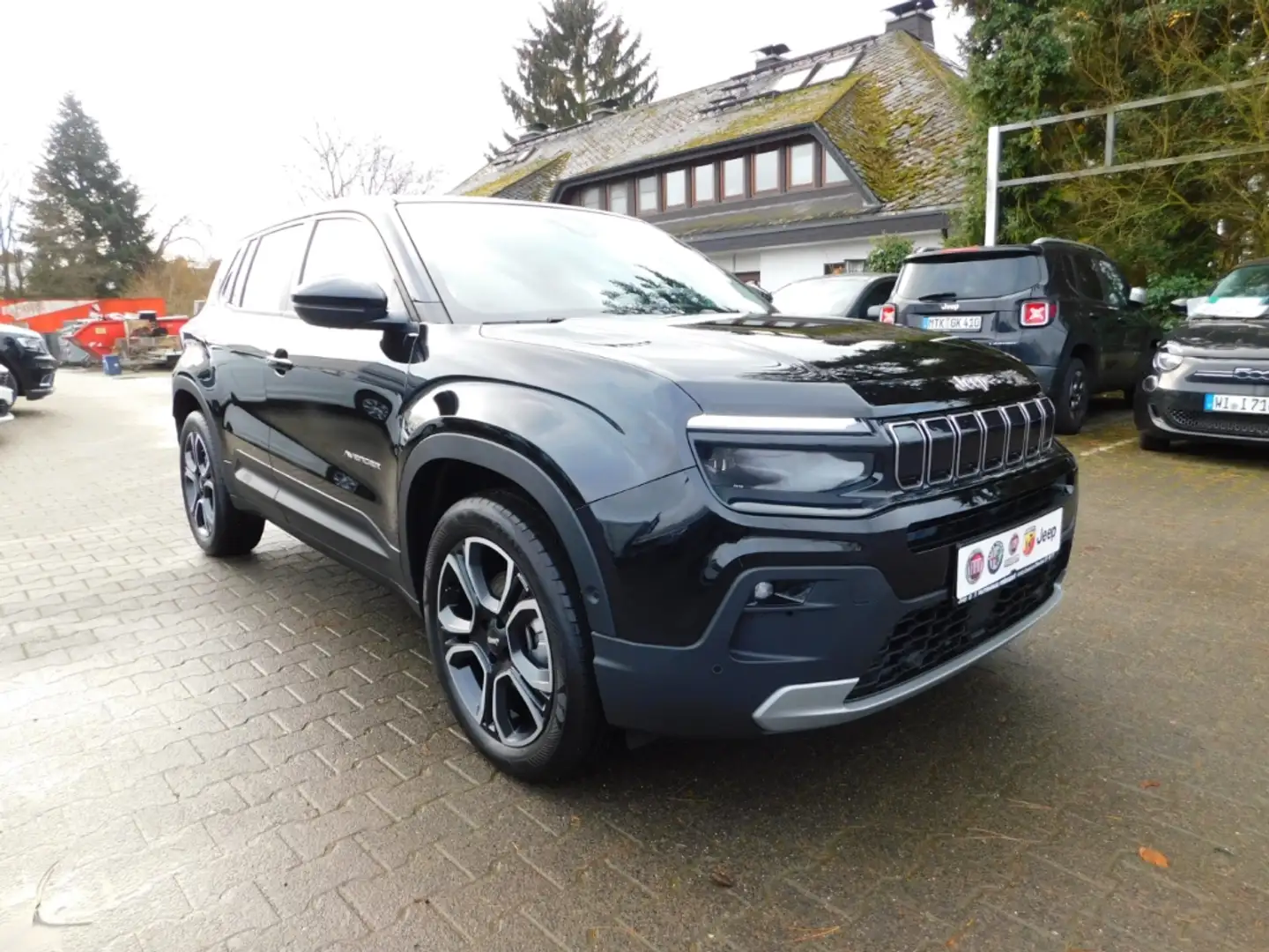 Jeep Avenger SUMMIT e-Hybrid 1.2 110PS DCT6 NAVI PANO KAMERA WI Schwarz - 2