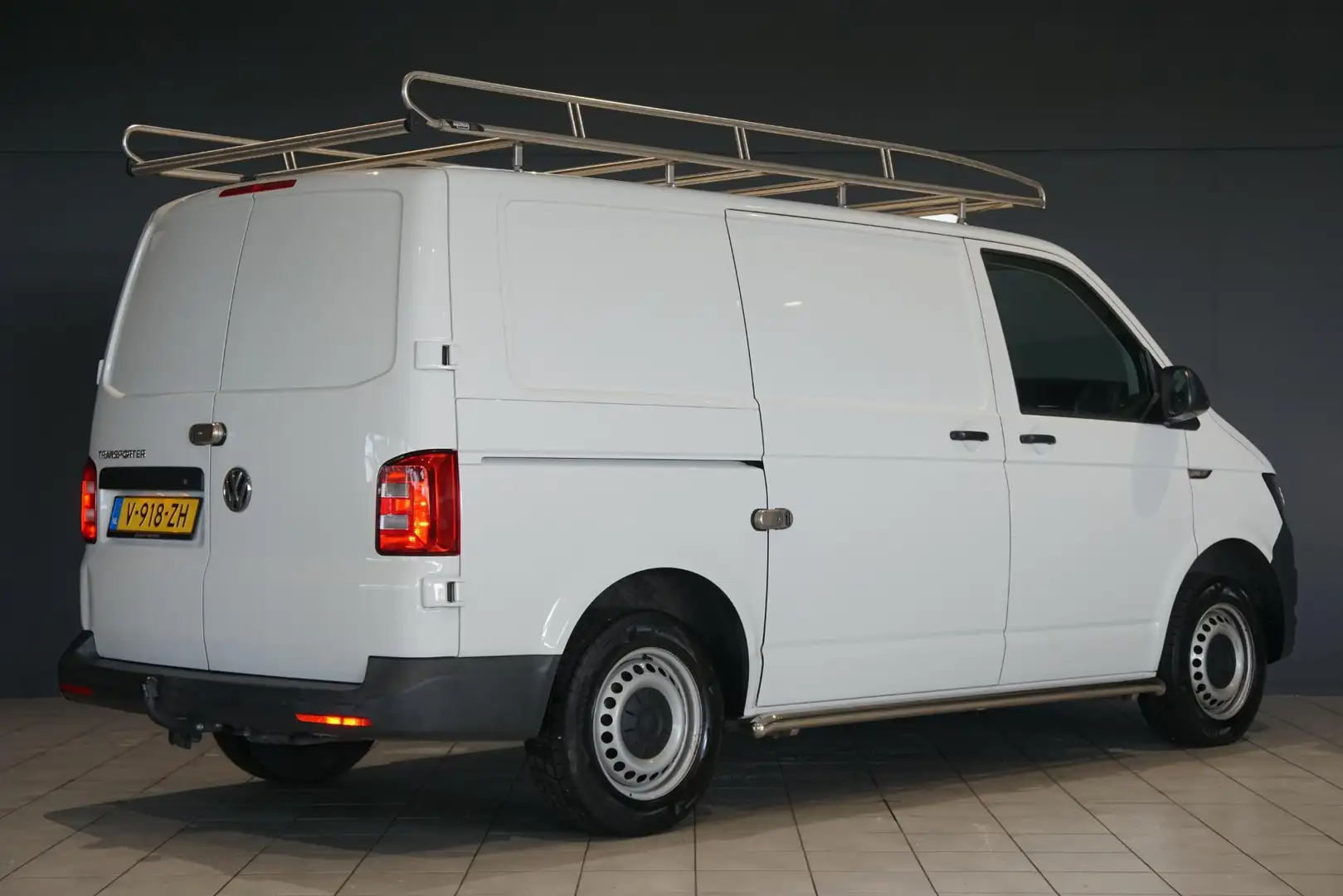 Volkswagen T6 Transporter 2.0 TDI L1H1 *56397KM* + AIRCO / TREKHAAK / PDC / Wit - 2