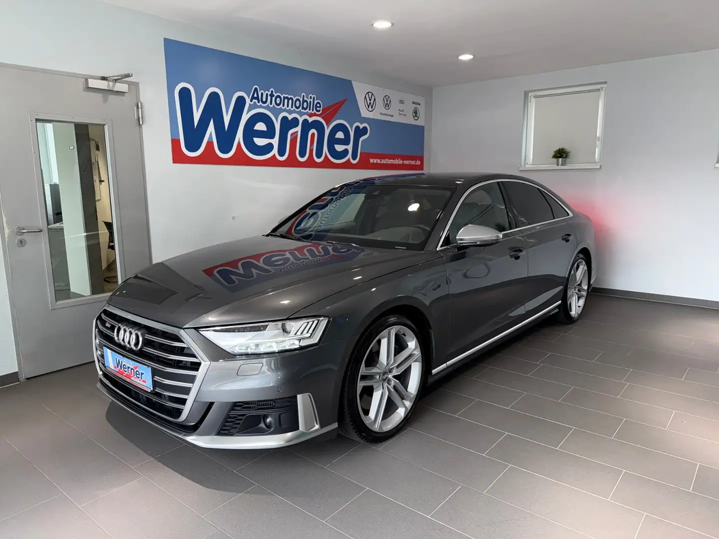 Audi S8 4.0TFSI quattro PanoDach Standh B&O Grau - 2