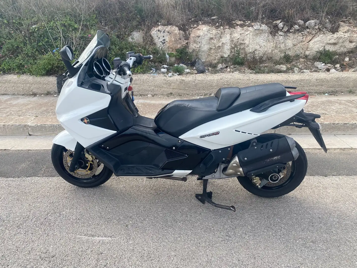 Gilera GP 800 ultima serie Blanc - 2
