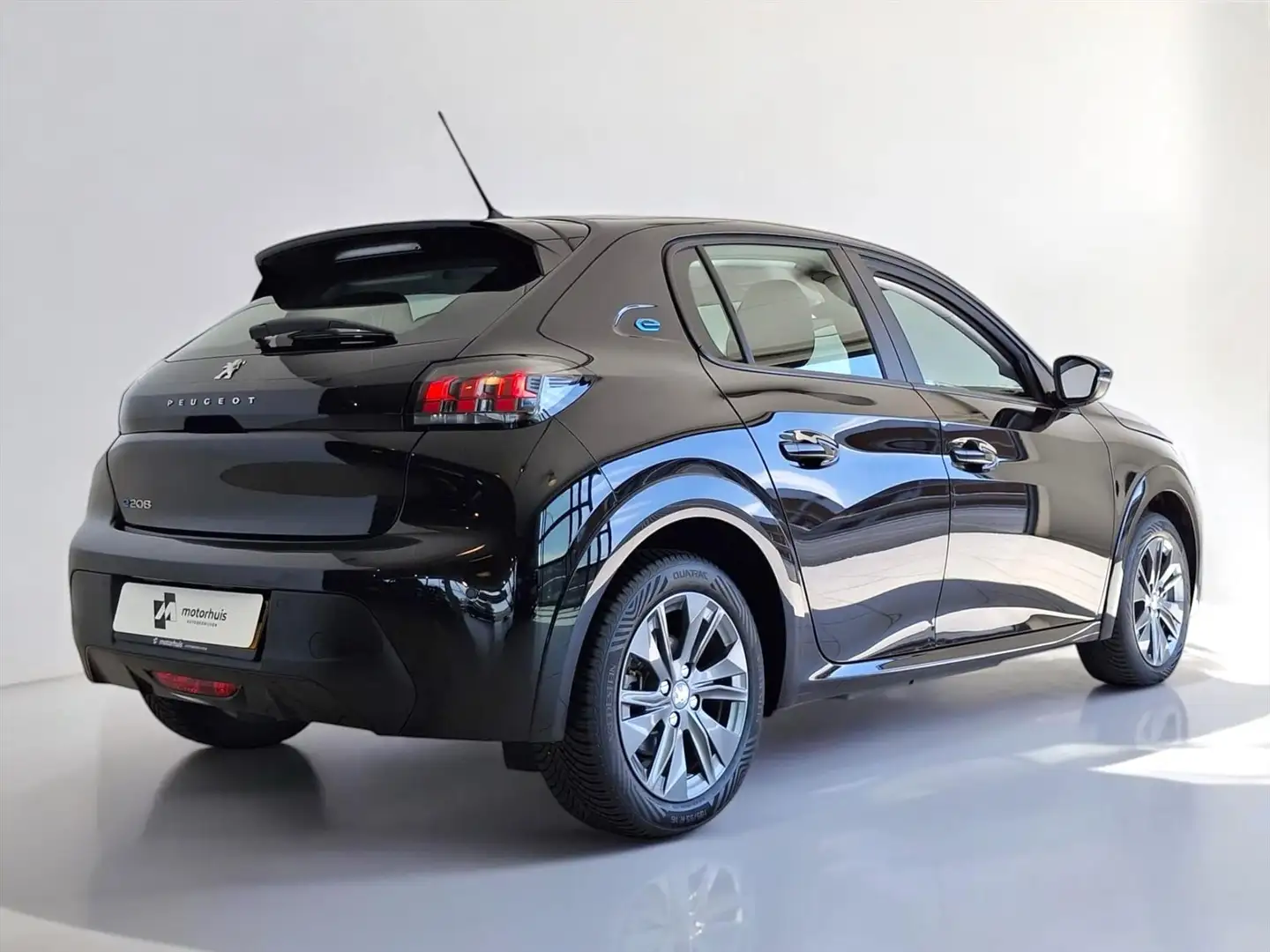 Peugeot e-208 EV 50kWh 136pk Active Pack Zwart - 2
