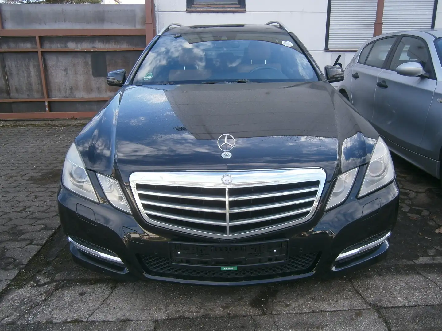 Mercedes-Benz E 250 E 250 CDI BlueEfficiency*Navi*AHK*Vollleder*LMF* Černá - 1