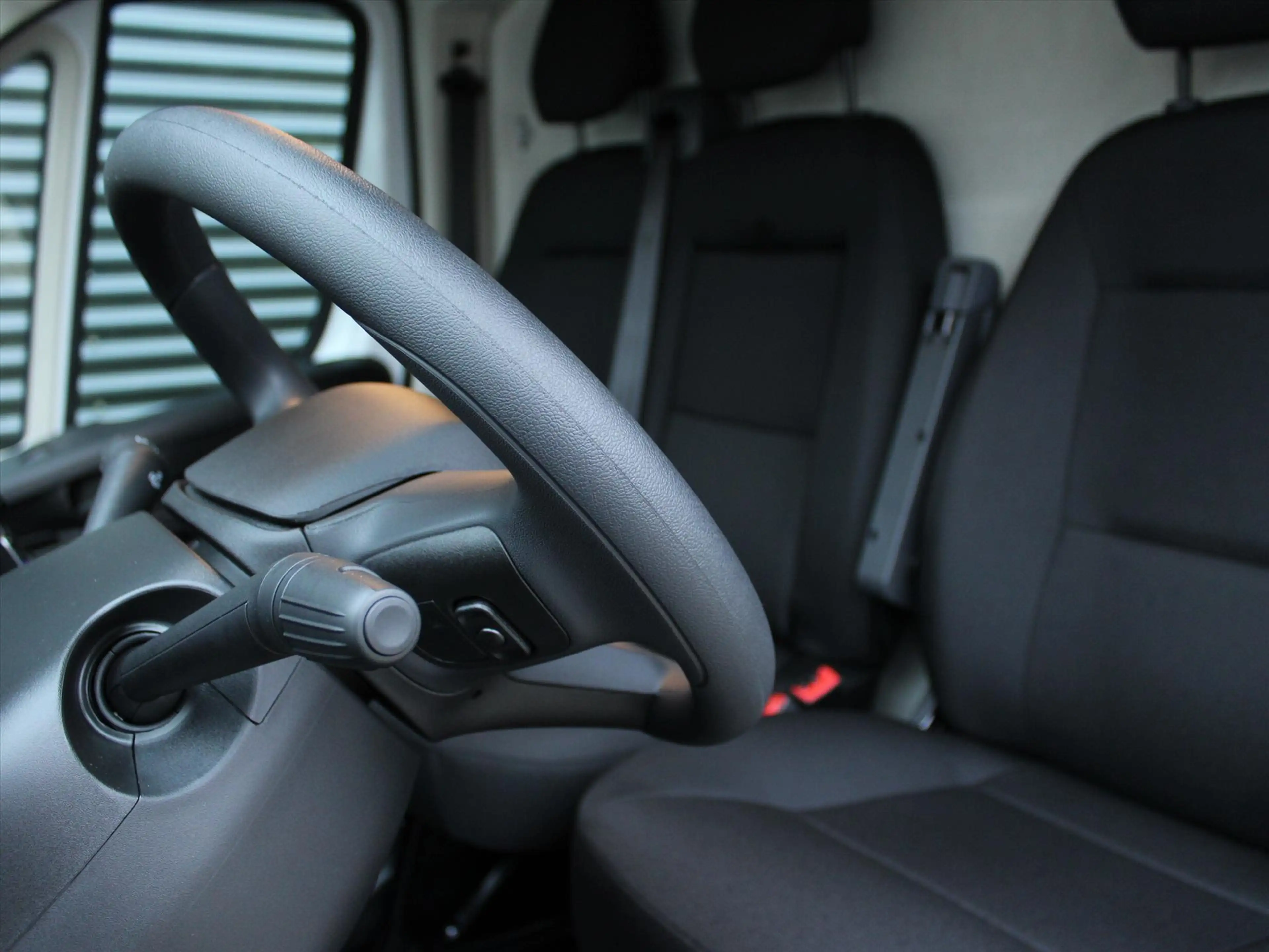 Peugeot Boxer Zwaar 2.2 HDi 140PK L2H2 3,5T I Trekhaak 3000 kg t — photo 9