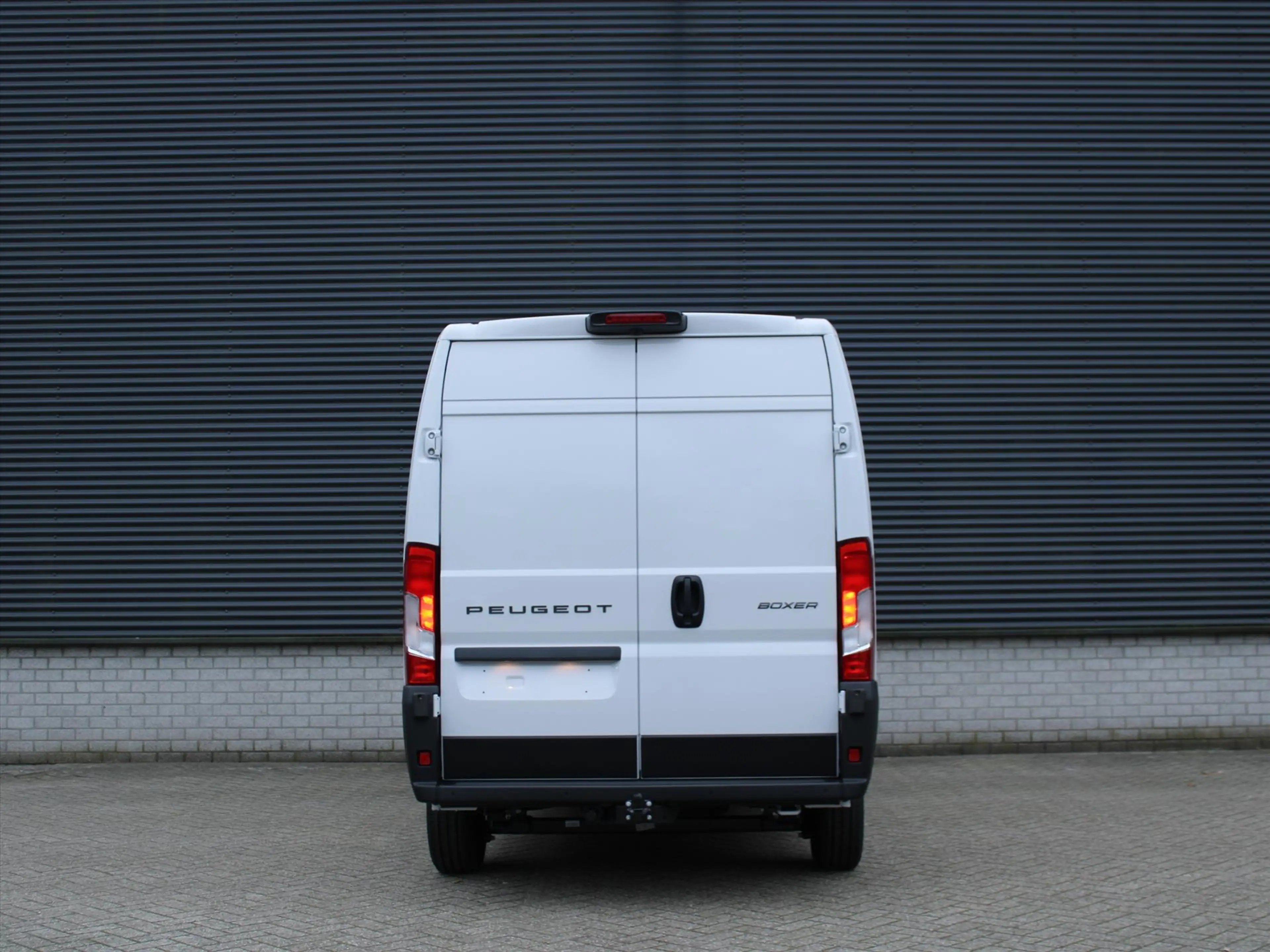 Peugeot Boxer Zwaar 2.2 HDi 140PK L2H2 3,5T I Trekhaak 3000 kg t — photo 6