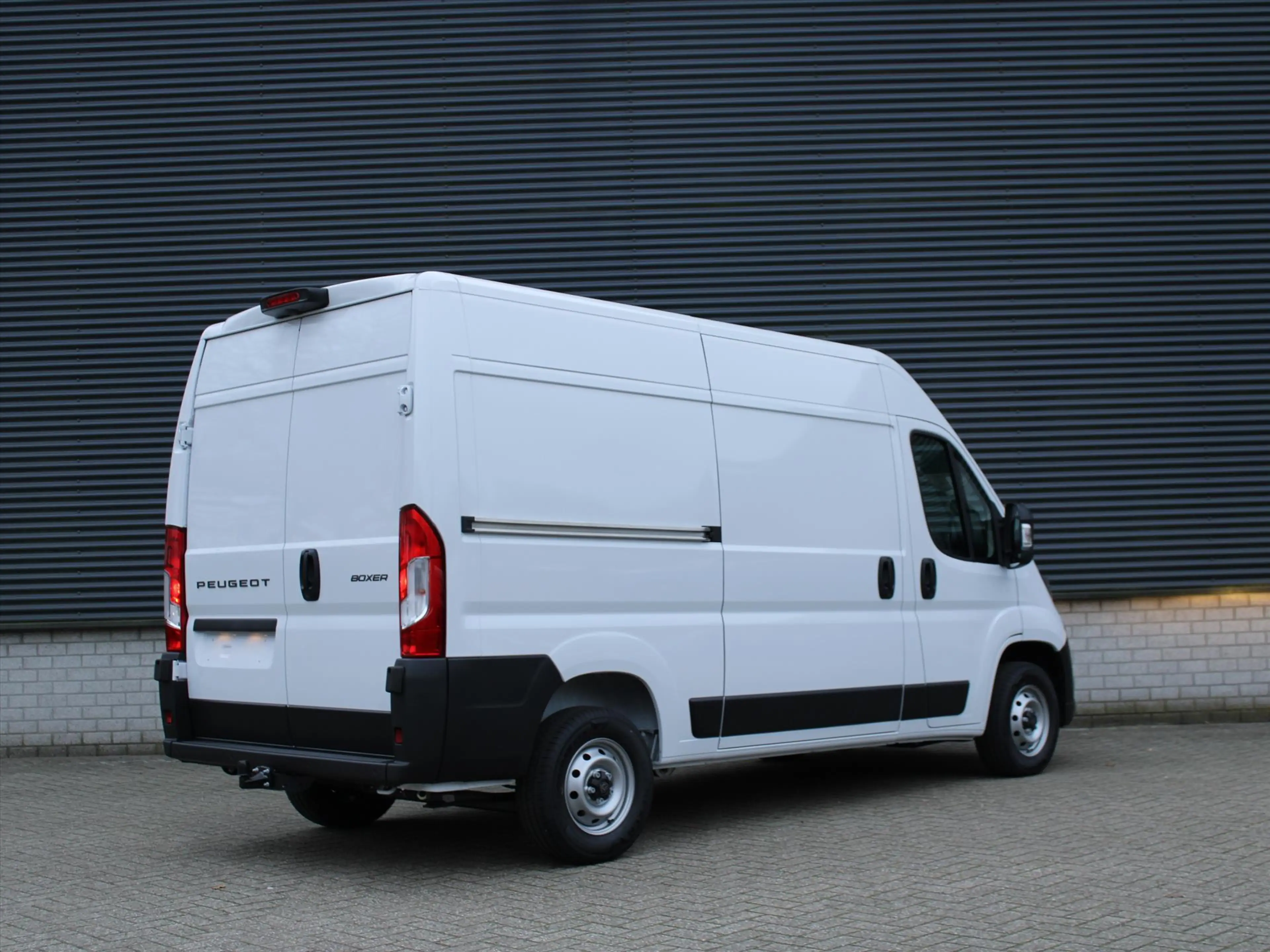 Peugeot Boxer Zwaar 2.2 HDi 140PK L2H2 3,5T I Trekhaak 3000 kg t — photo 5