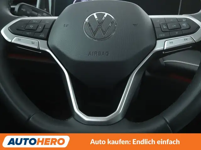 Volkswagen Passat view 19