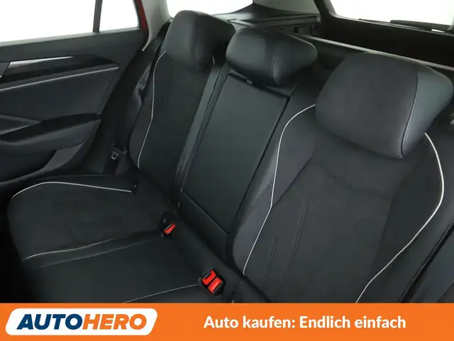 Volkswagen Passat view 14