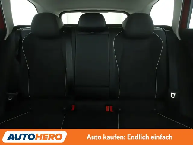 Volkswagen Passat view 15