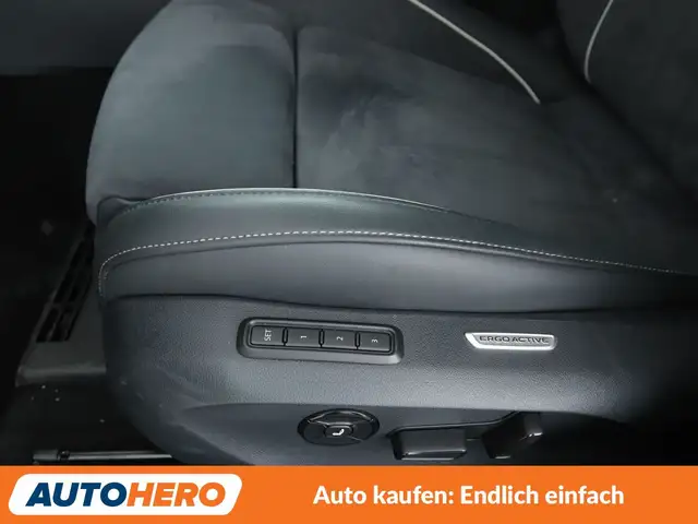 Volkswagen Passat view 24