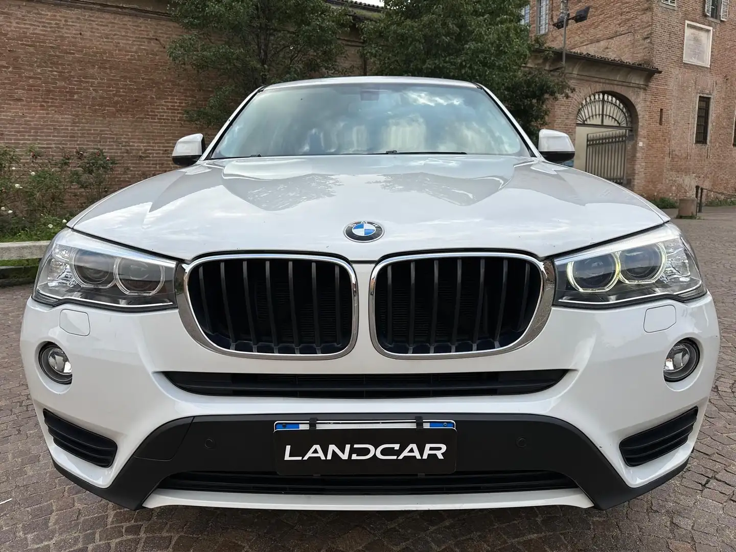 BMW X3 sDrive18d Business Advantage Aut. Weiß - 2