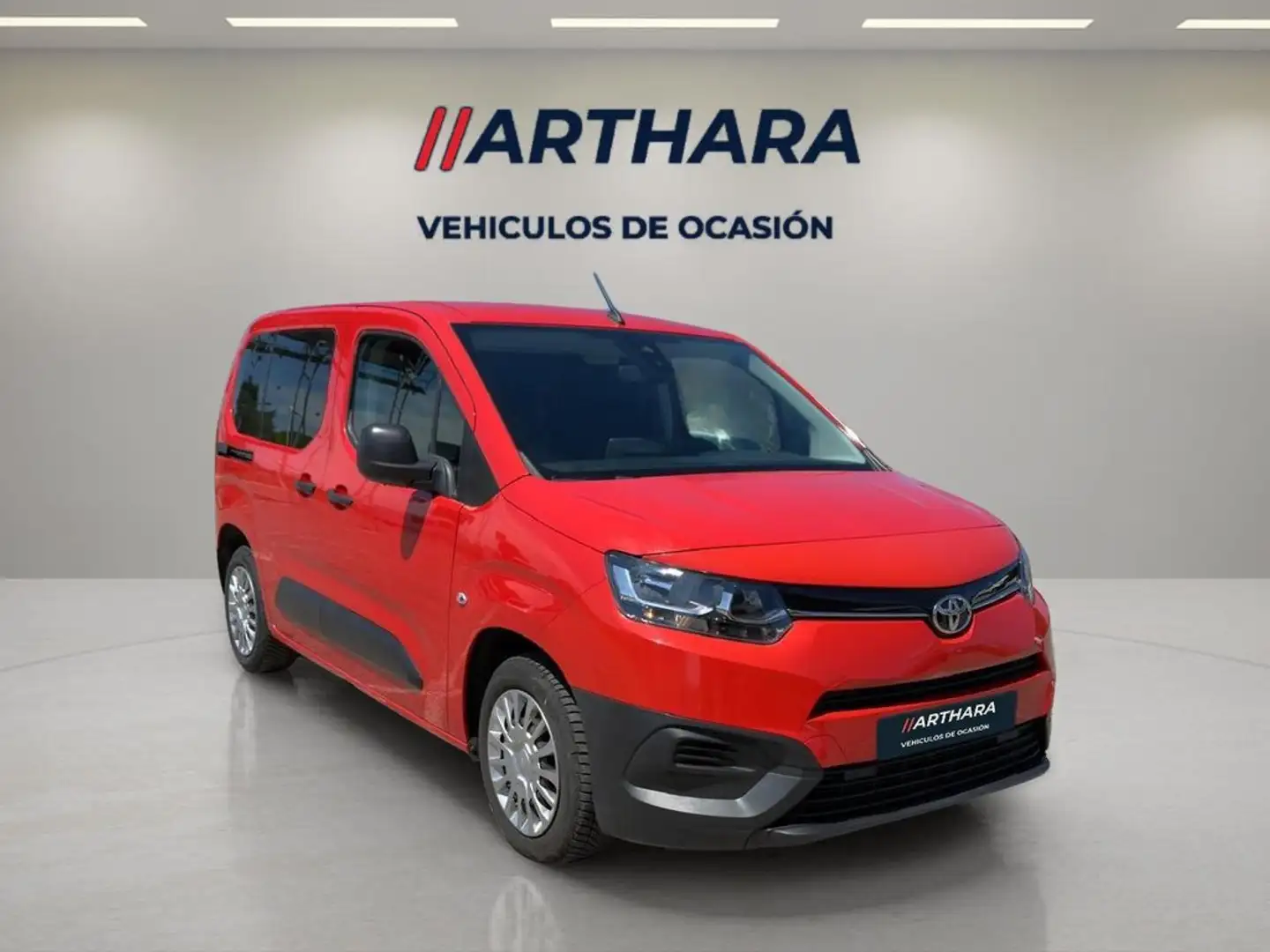 Toyota 1.5D 96kW (130CV) Family Advance L1 Rojo - 1