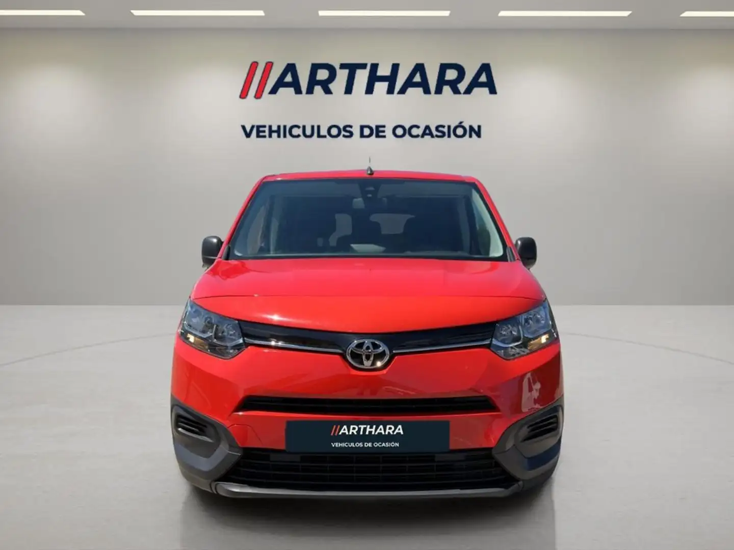 Toyota 1.5D 96kW (130CV) Family Advance L1 Rojo - 2