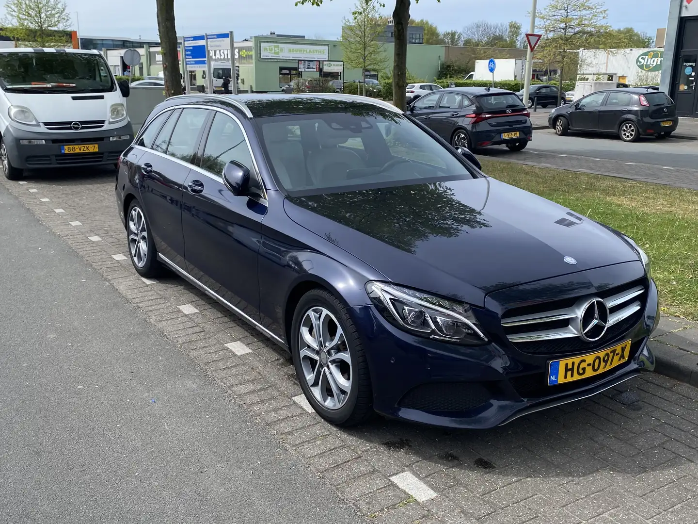 Mercedes-Benz C 350 e T 7G-TRONIC Estate Lease Edition Blauw - 1