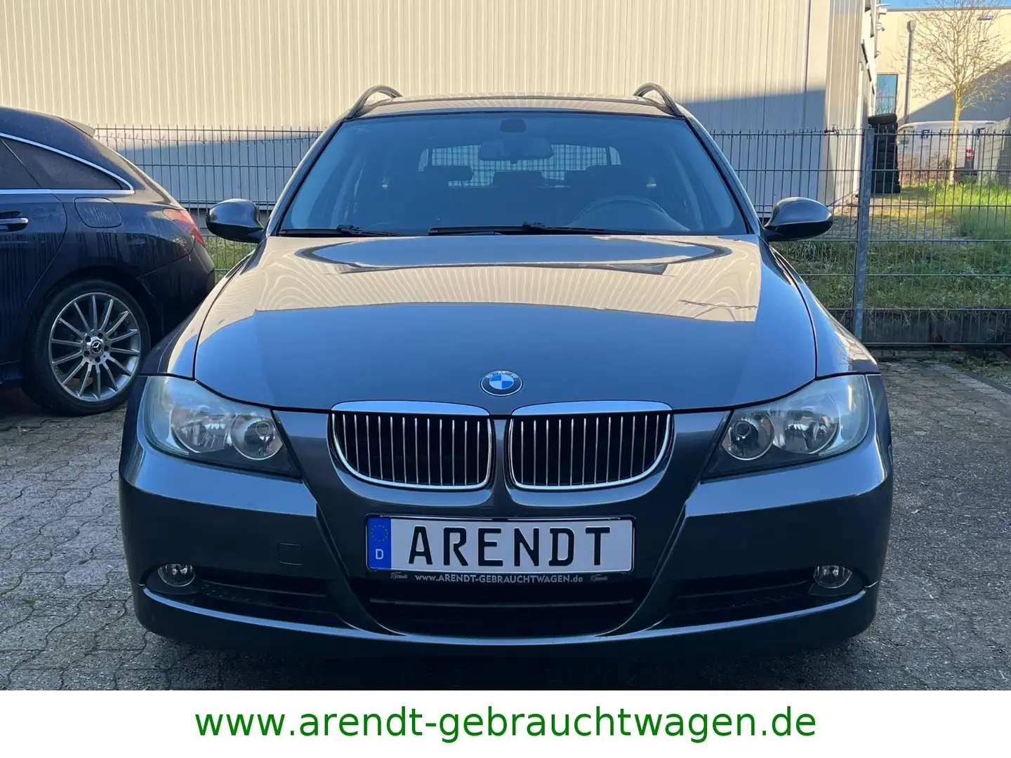 BMW 325 3 Touring 325i*PANO/KLIMA/M-FELGEN,LENKRAD* Grau - 2