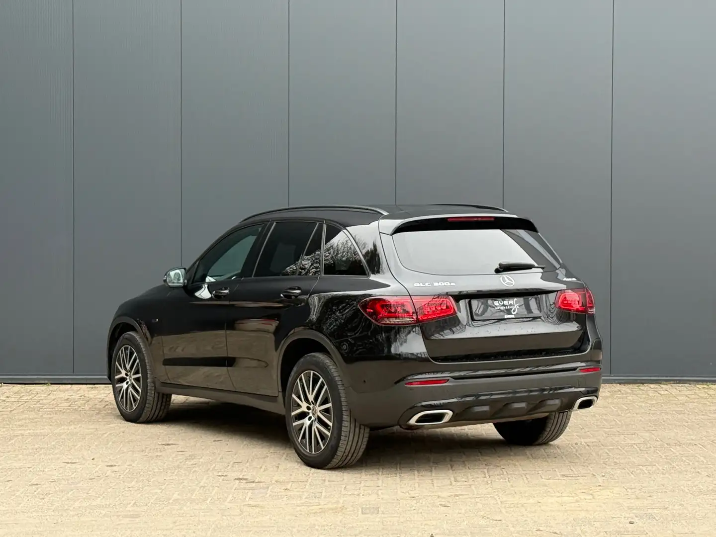 Mercedes-Benz GLC 300 300e 4MATIC 320PK, ACC, Burmester, Night/Pack, Hea Zwart - 2
