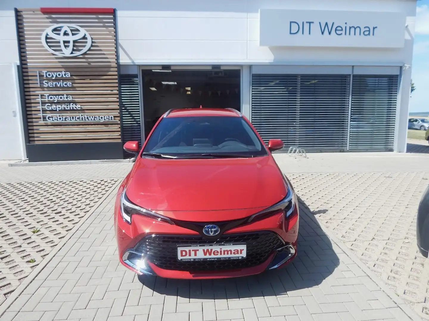 Toyota Corolla Touring Sports 1,8-l-VVT-i Hybrid Team Deutschland Rood - 2