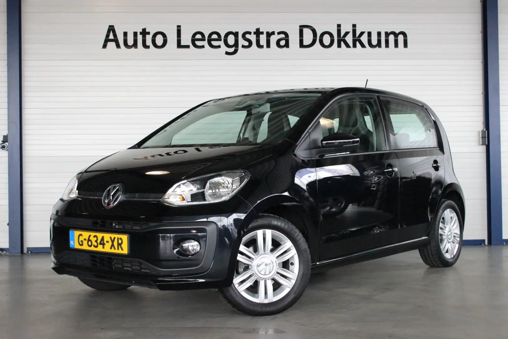Volkswagen up! 1.0 BMT high up! Cruise | Bluetooth | Airco | PDC Zwart - 1