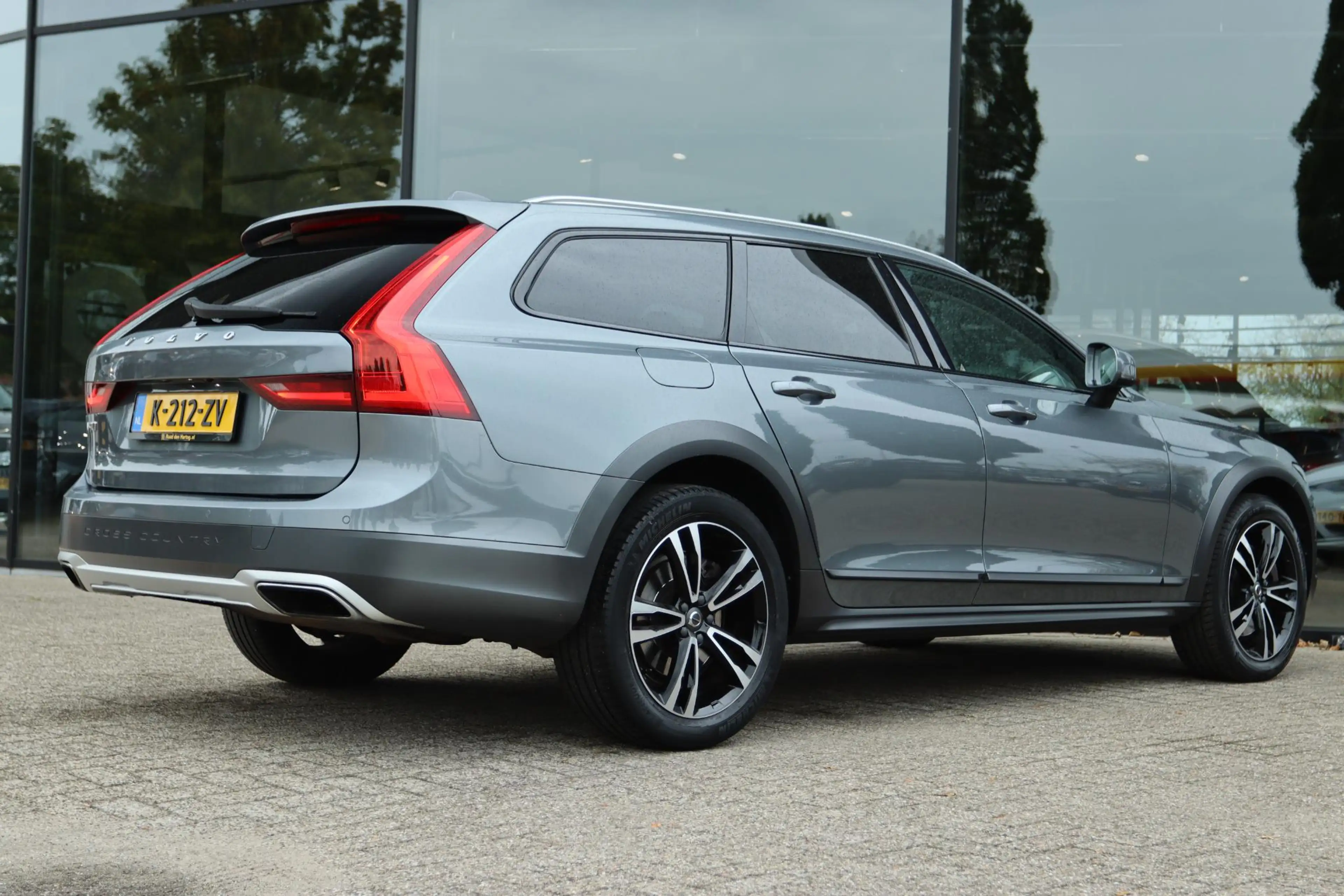 Volvo V90 Cross Country 2.0 T5 PRO | PANO | CARPLAY | HUD | ACC | LEDER | — photo 2